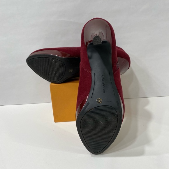 Liz Claiborne heeled Booties, used in good condition. Size 8. - Picture 6 of 7